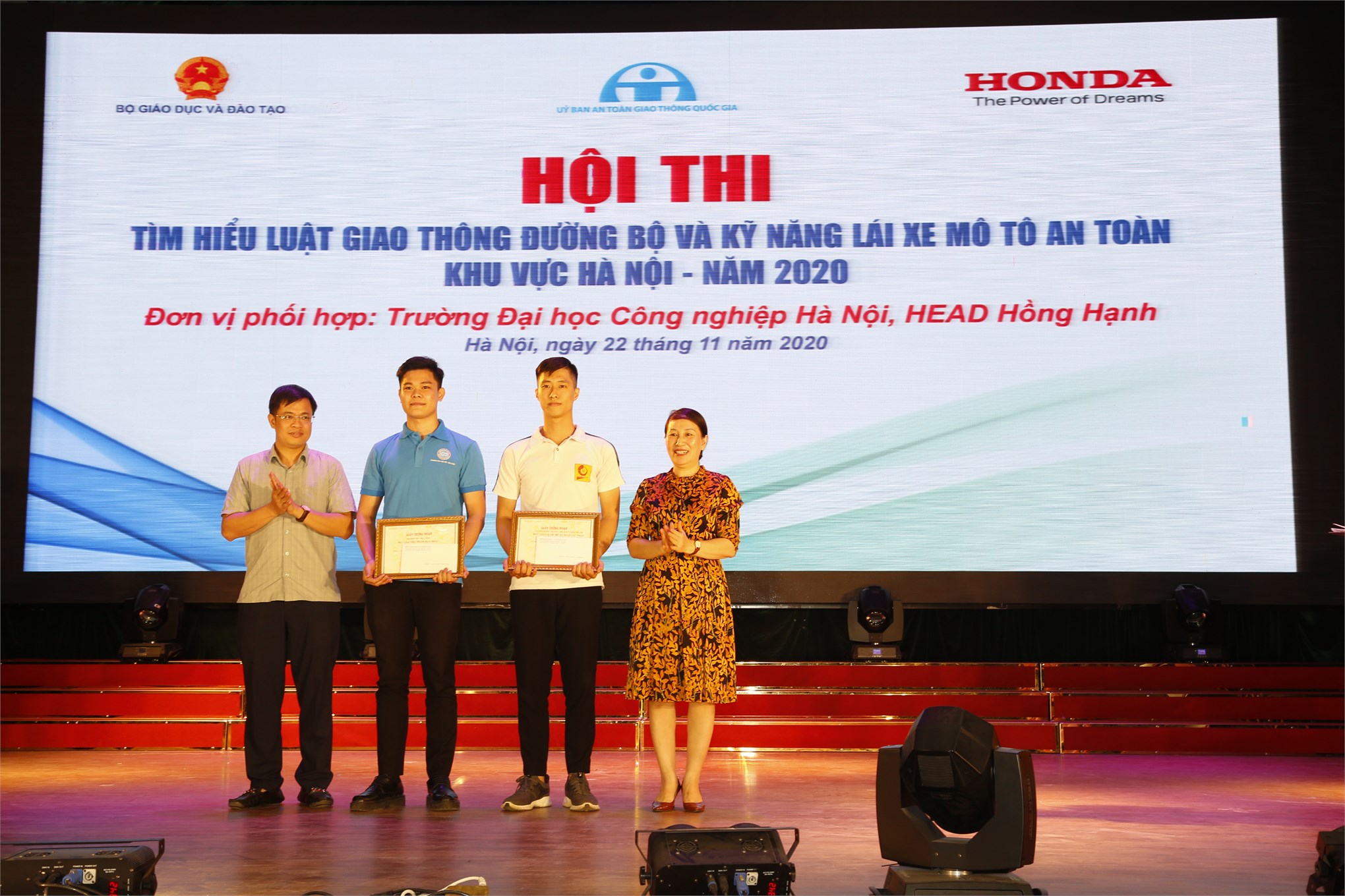 Đội tuyển Trường Đại học Công nghiệp Hà Nội đạt giải Nhất Hội thi “Tìm hiểu Luật Giao thông đường bộ và kỹ năng lái xe mô tô an toàn” năm 2020