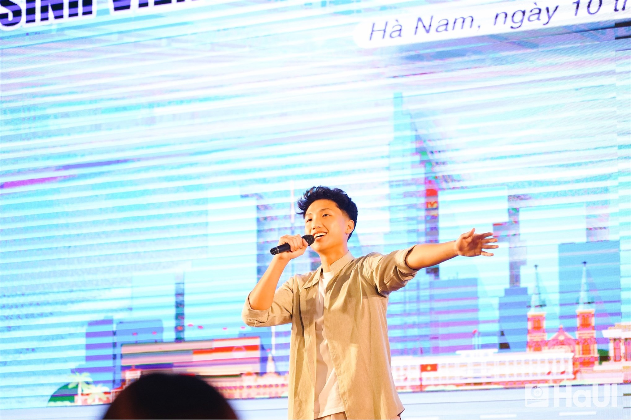 Sinh viên HaUI tưng bừng tham gia “Cuộc thi sinh viên HaUI tìm hiểu luật giao thông đường bộ” 2025