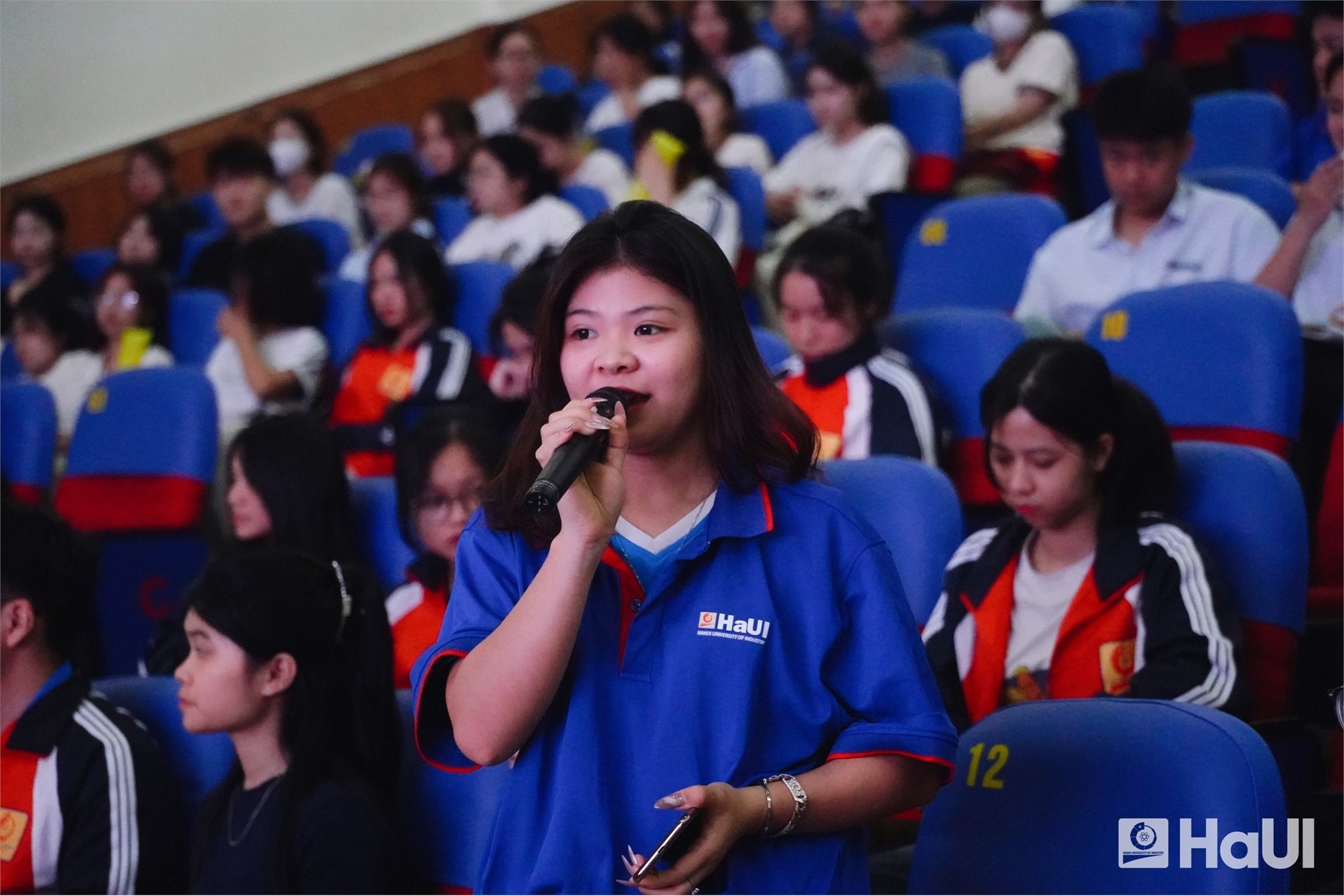 Sinh viên HaUI tưng bừng tham gia “Cuộc thi sinh viên HaUI tìm hiểu luật giao thông đường bộ” 2025