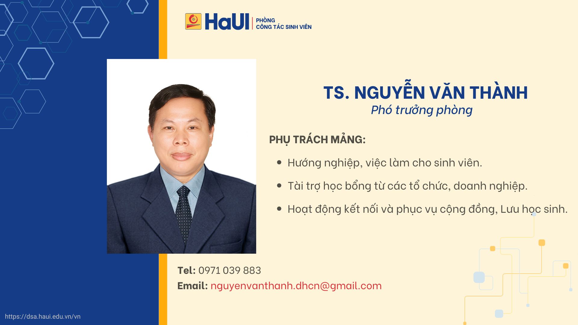 Đội ngũ cán bộ Phòng Công tác Sinh viên