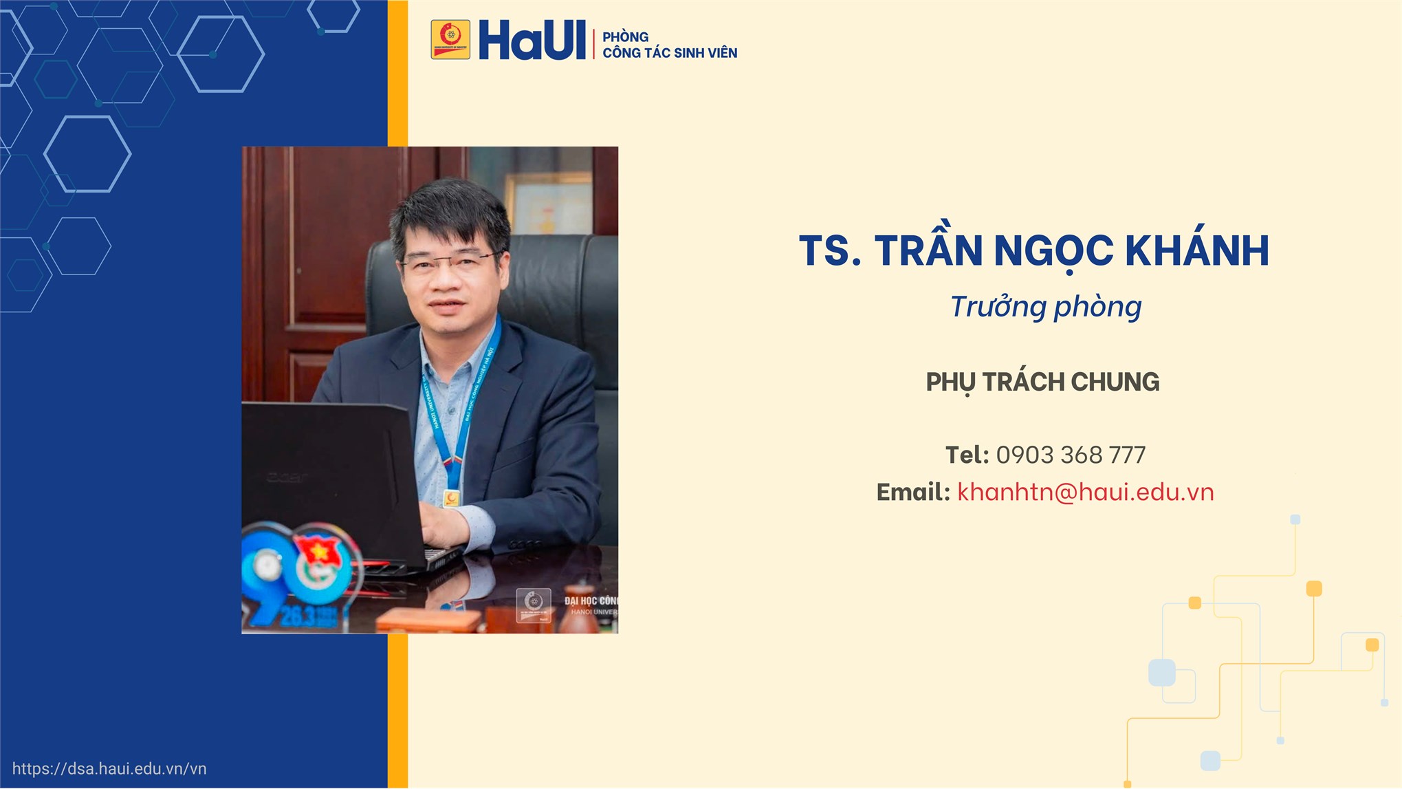 Đội ngũ cán bộ Phòng Công tác Sinh viên