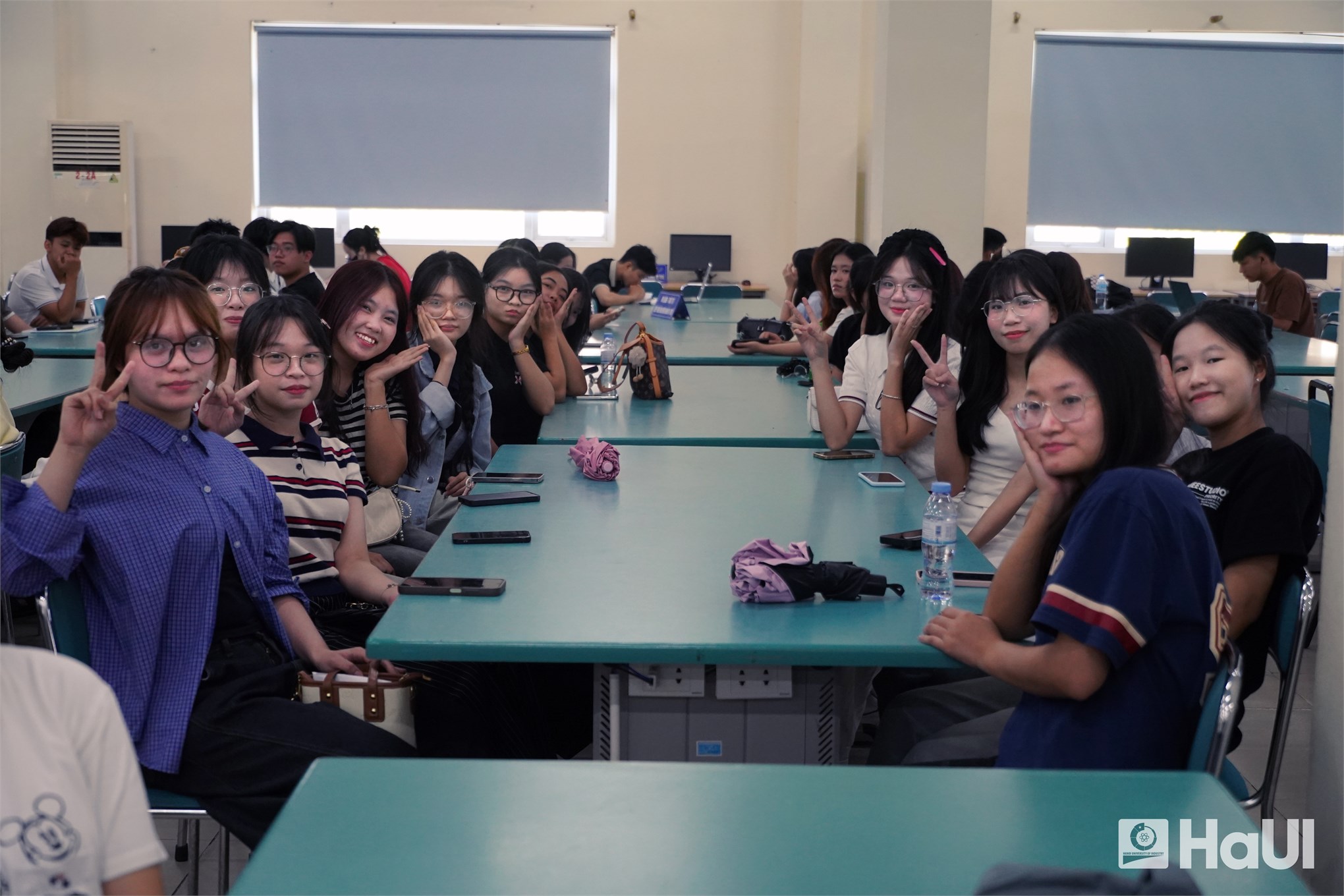 NGÀY HỘI CHÀO ĐÓN TÂN SINH VIÊN 2025 - Ngày hội kết nối, bùng cháy và khởi đầu rực rỡ của tuổi trẻ HaUI!