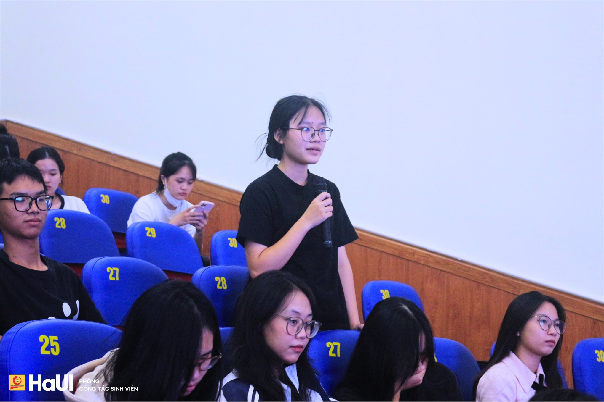 Tọa đàm “Tôi là Tôi, thấu hiểu bản thân, sống tự tin mỗi ngày” - Hành trình lan tỏa năng lượng tích cực trong sinh viên HaUI