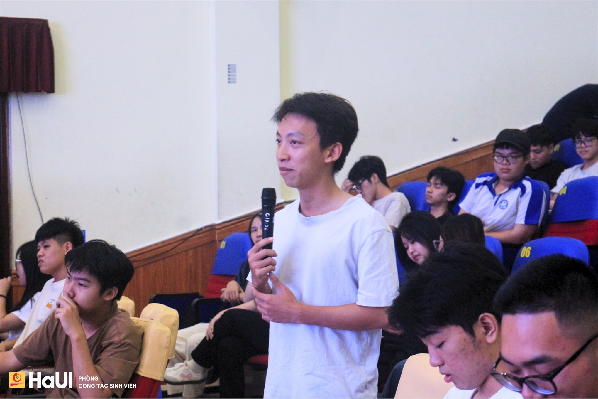 Tọa đàm “Tôi là Tôi, thấu hiểu bản thân, sống tự tin mỗi ngày” - Hành trình lan tỏa năng lượng tích cực trong sinh viên HaUI