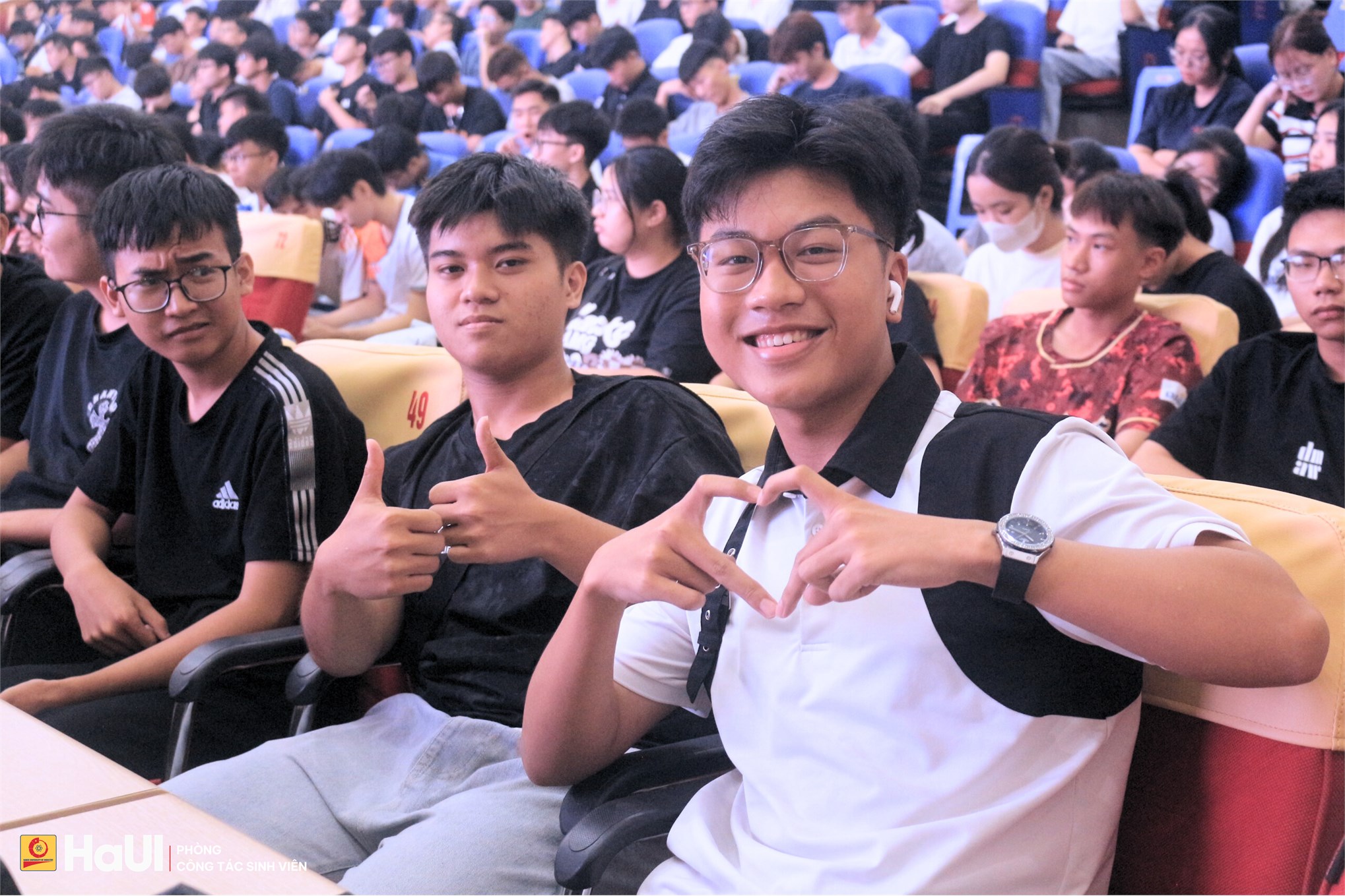 Tọa đàm “Tôi là Tôi, thấu hiểu bản thân, sống tự tin mỗi ngày” - Hành trình lan tỏa năng lượng tích cực trong sinh viên HaUI