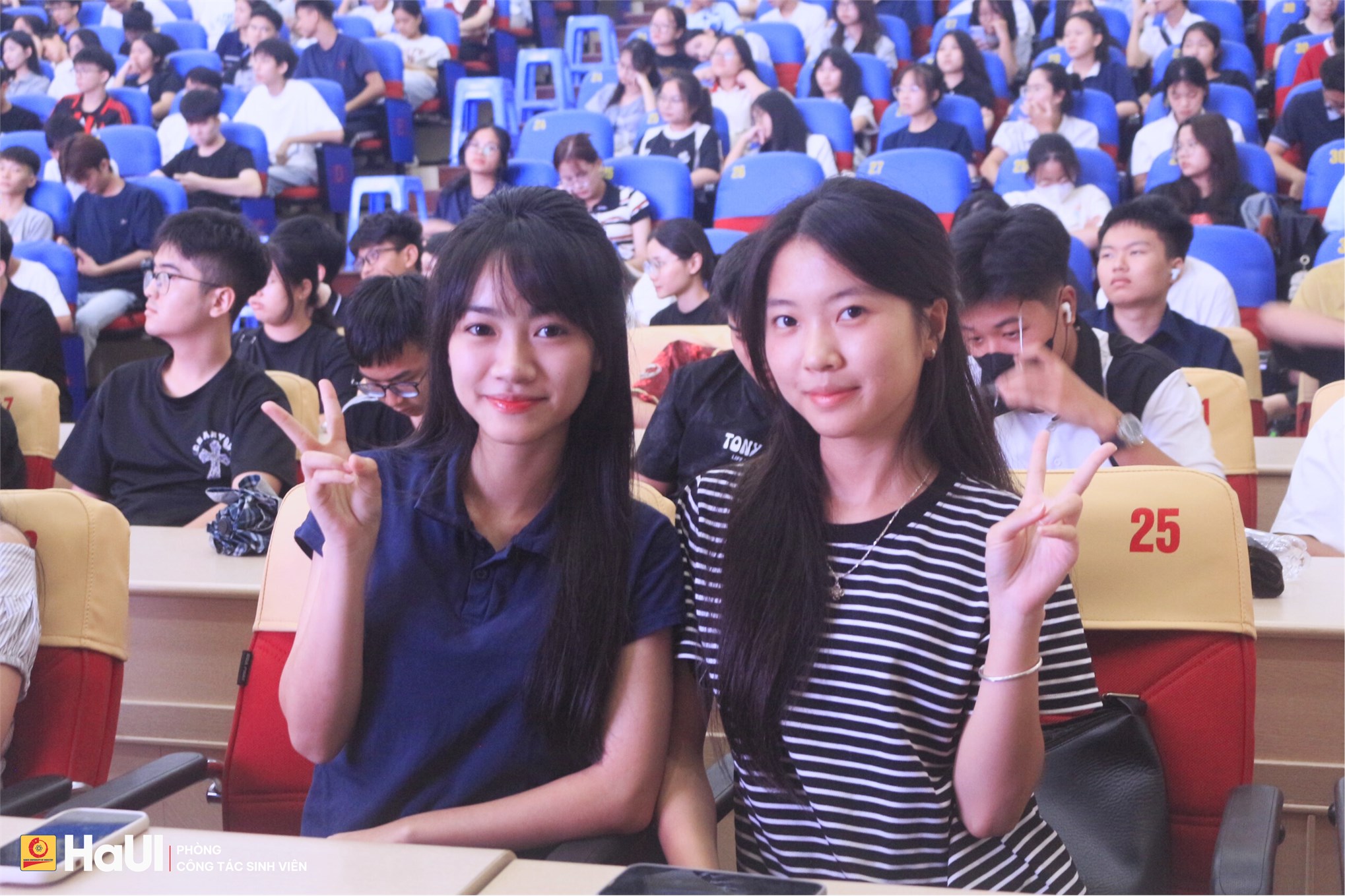 Tọa đàm “Tôi là Tôi, thấu hiểu bản thân, sống tự tin mỗi ngày” - Hành trình lan tỏa năng lượng tích cực trong sinh viên HaUI