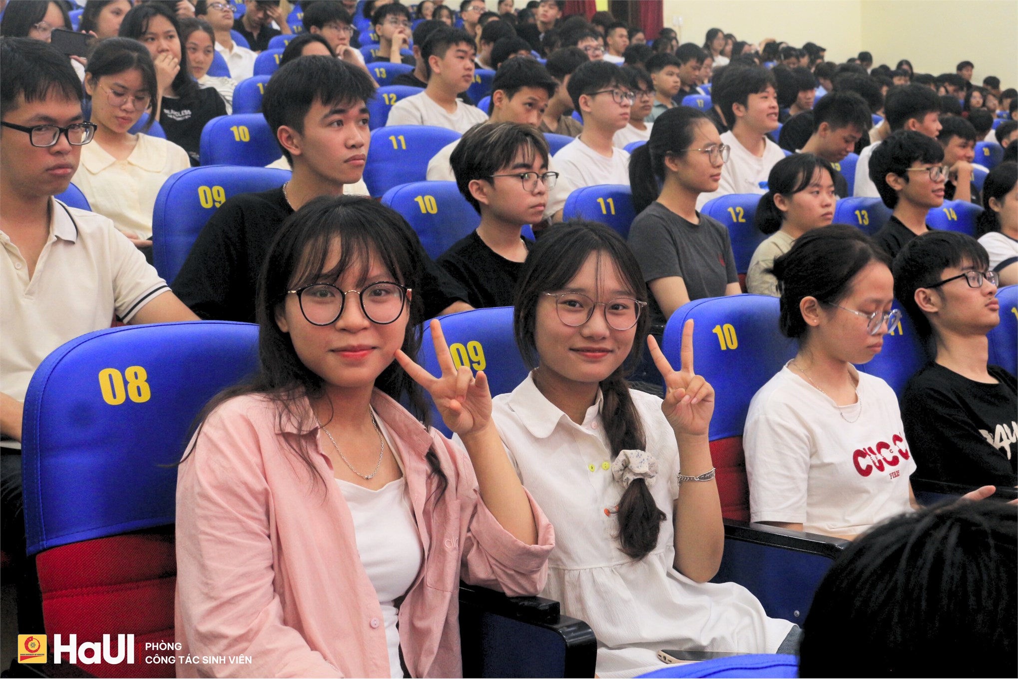 Tọa đàm “Tôi là Tôi, thấu hiểu bản thân, sống tự tin mỗi ngày” - Hành trình lan tỏa năng lượng tích cực trong sinh viên HaUI