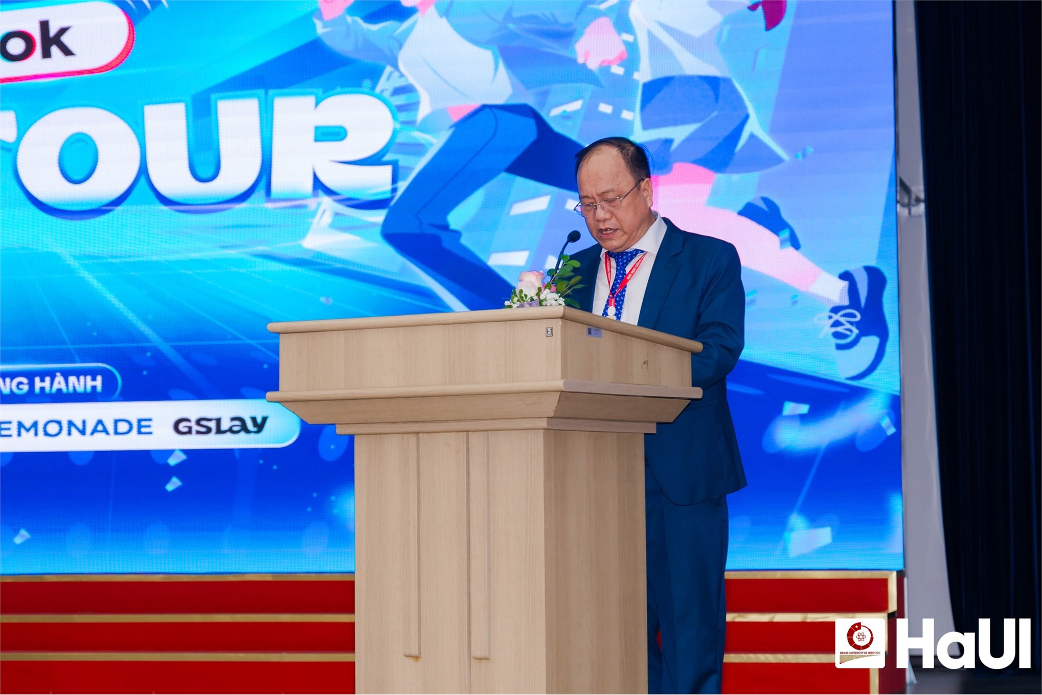 Tiktok UniTour 2025 - Khởi nghiệp kinh tế số cùng sinh viên HaUI