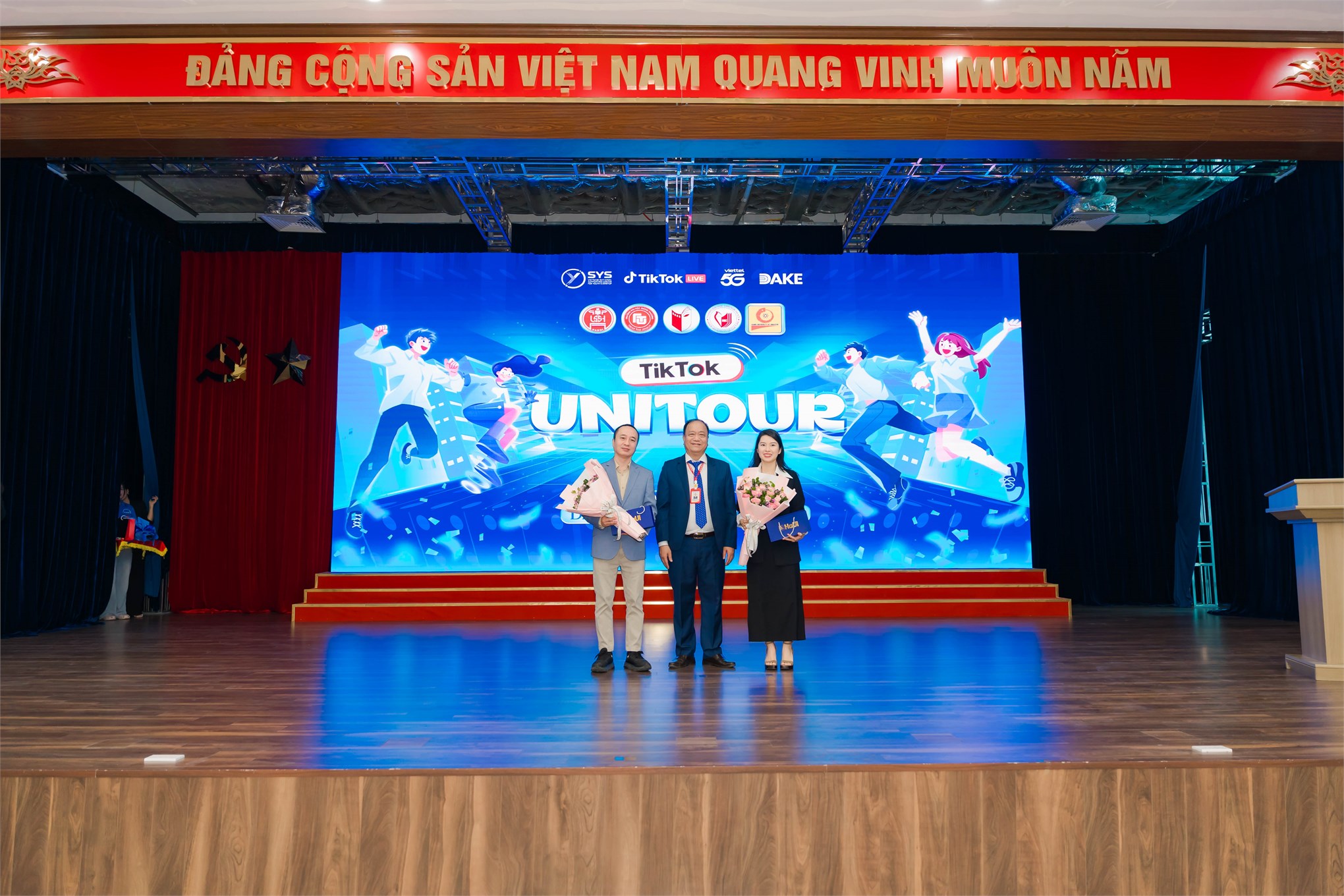 Tiktok UniTour 2025 - Khởi nghiệp kinh tế số cùng sinh viên HaUI