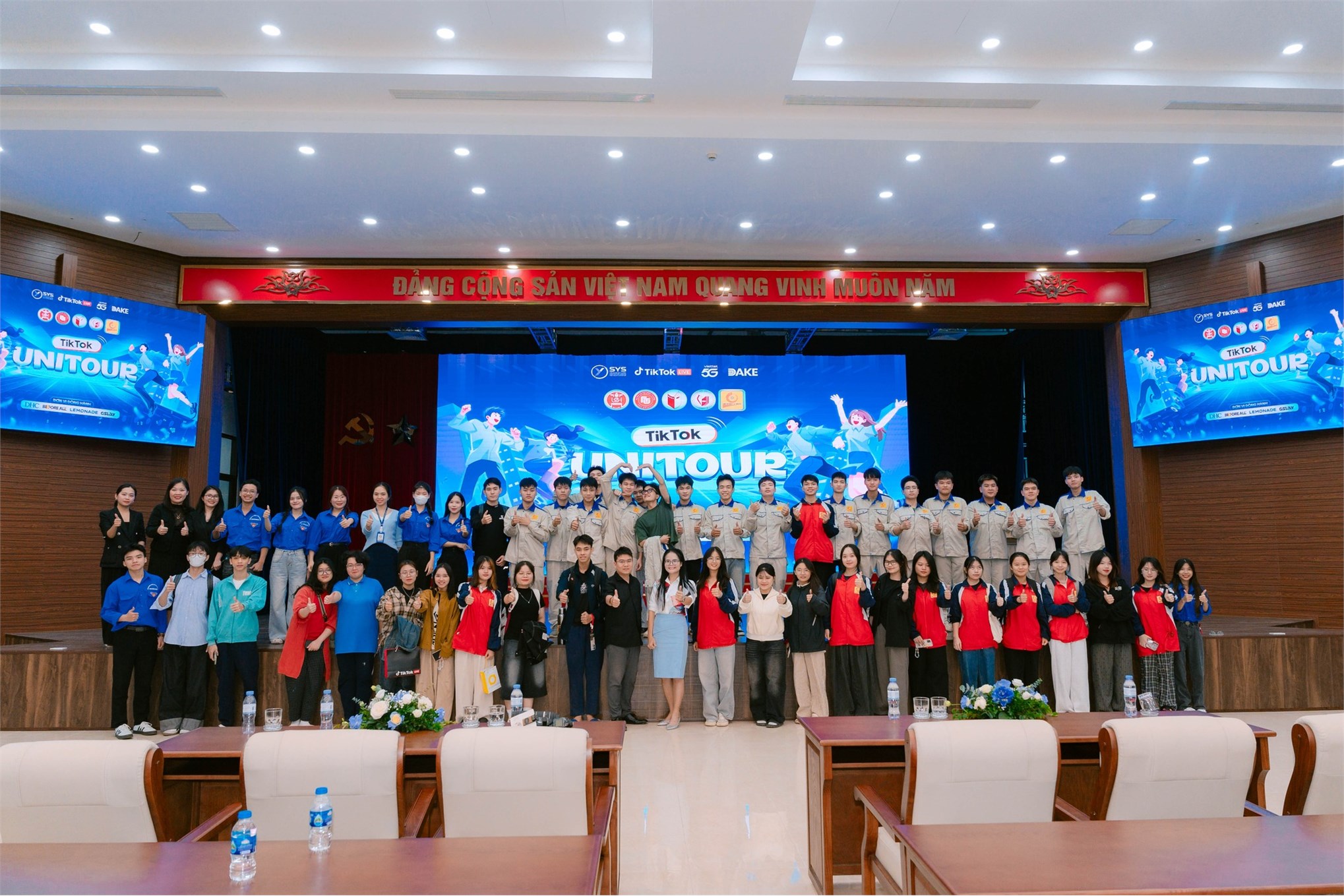 Tiktok UniTour 2025 - Khởi nghiệp kinh tế số cùng sinh viên HaUI