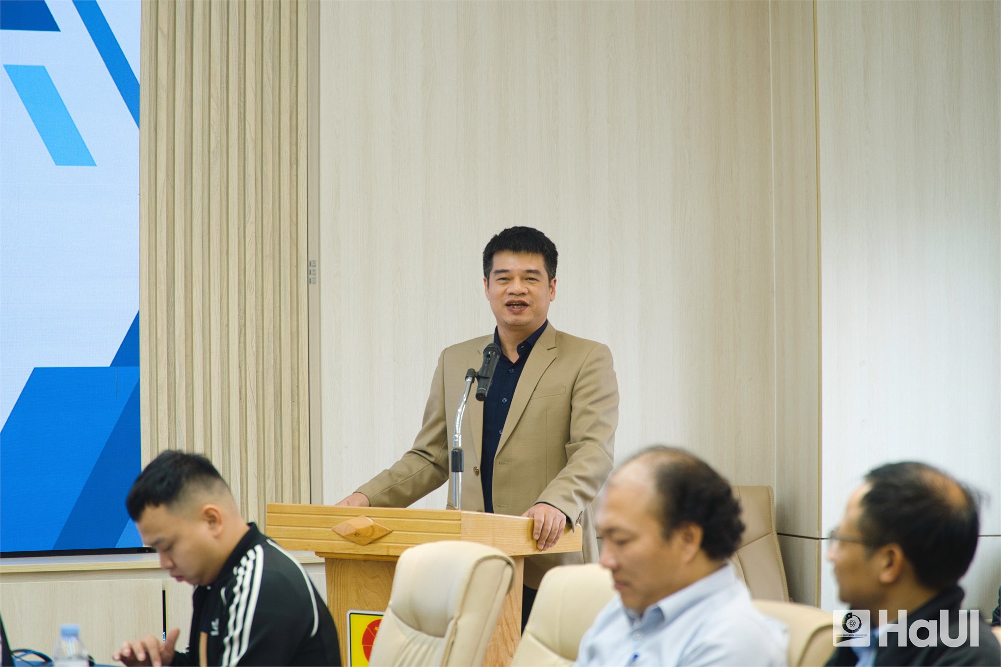 Đại học Công nghiệp Hà Nội tổ chức buổi gặp mặt Ban Điều hành lâm thời Mạng lưới cựu người học