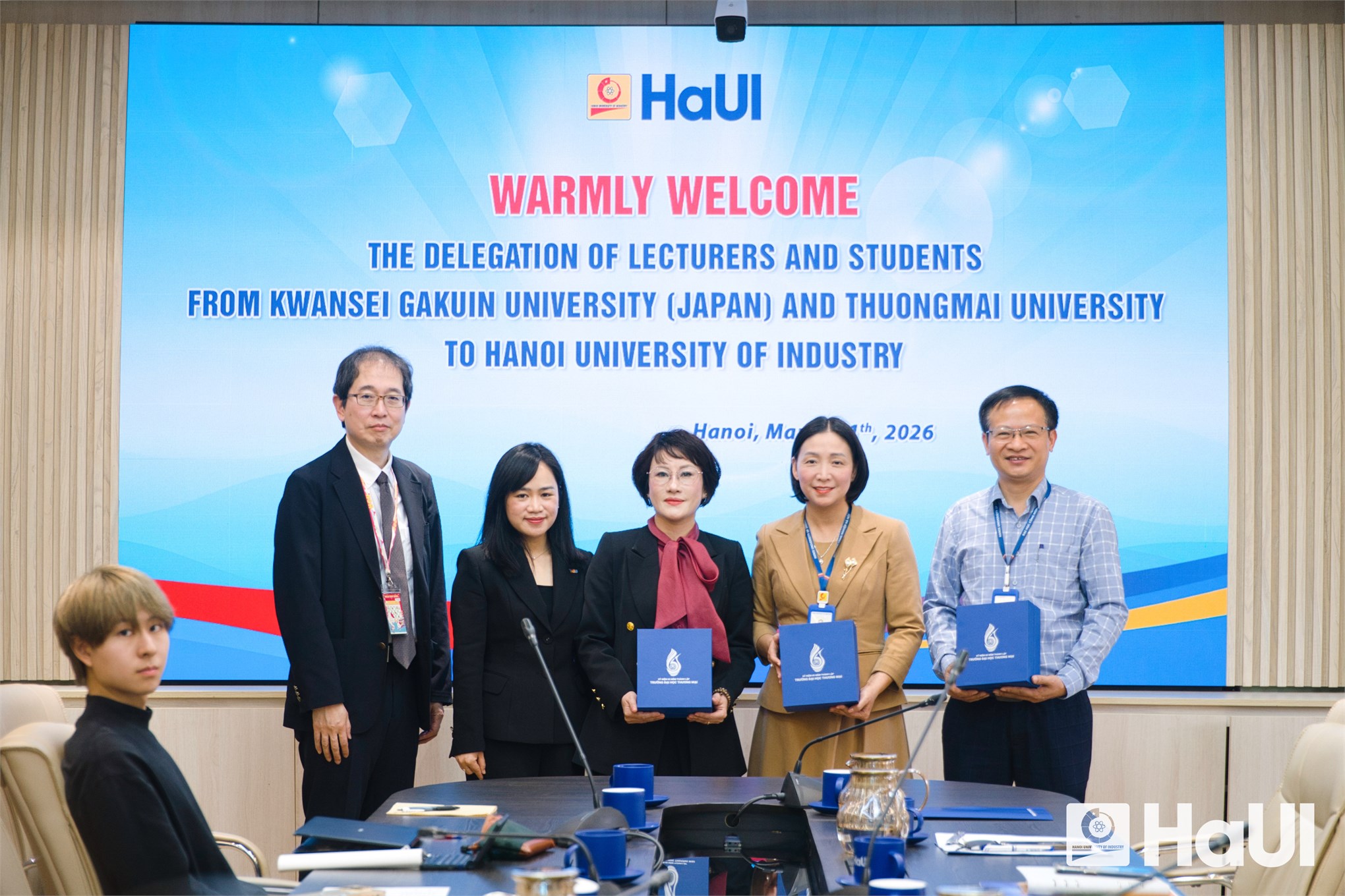 Hội nhập, giao lưu và kết nối – Chuyến thăm quan ý nghĩa của sinh viên Trường Đại học Kwansei Gakuin (Nhật Bản) và Trường Đại học Thương Mại tại Đại học Công nghiệp Hà Nội