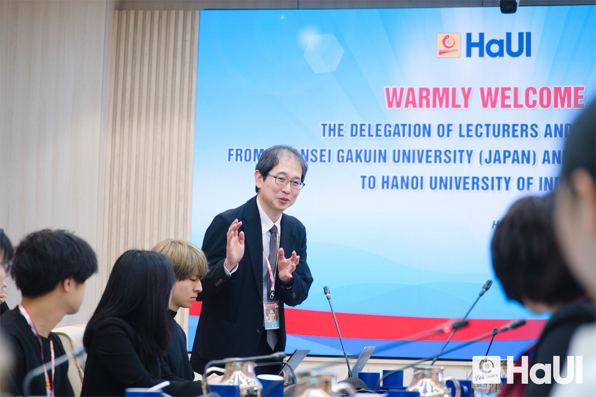 Hội nhập, giao lưu và kết nối – Chuyến thăm quan ý nghĩa của sinh viên Trường Đại học Kwansei Gakuin (Nhật Bản) và Trường Đại học Thương Mại tại Đại học Công nghiệp Hà Nội