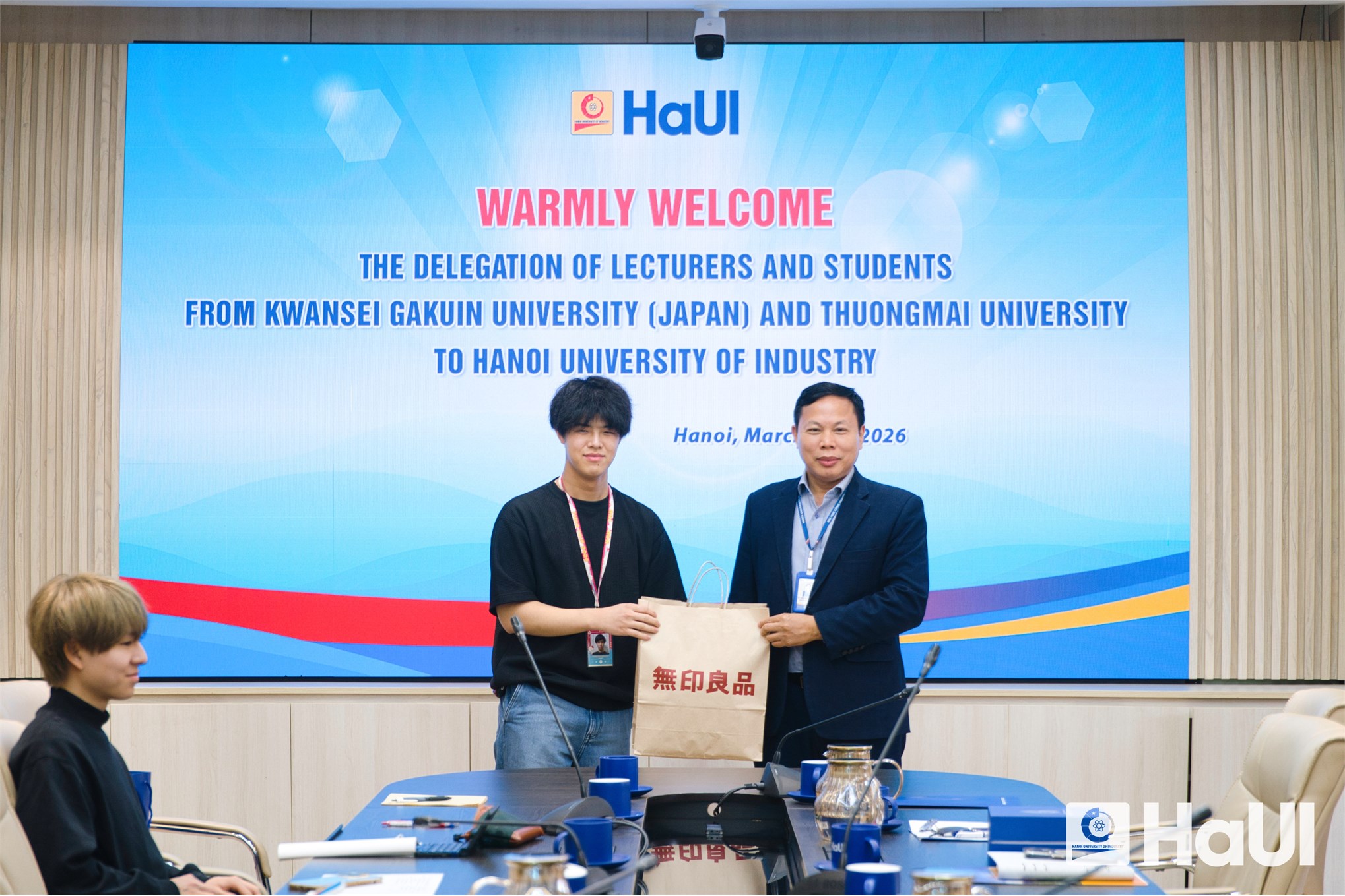 Hội nhập, giao lưu và kết nối – Chuyến thăm quan ý nghĩa của sinh viên Trường Đại học Kwansei Gakuin (Nhật Bản) và Trường Đại học Thương Mại tại Đại học Công nghiệp Hà Nội