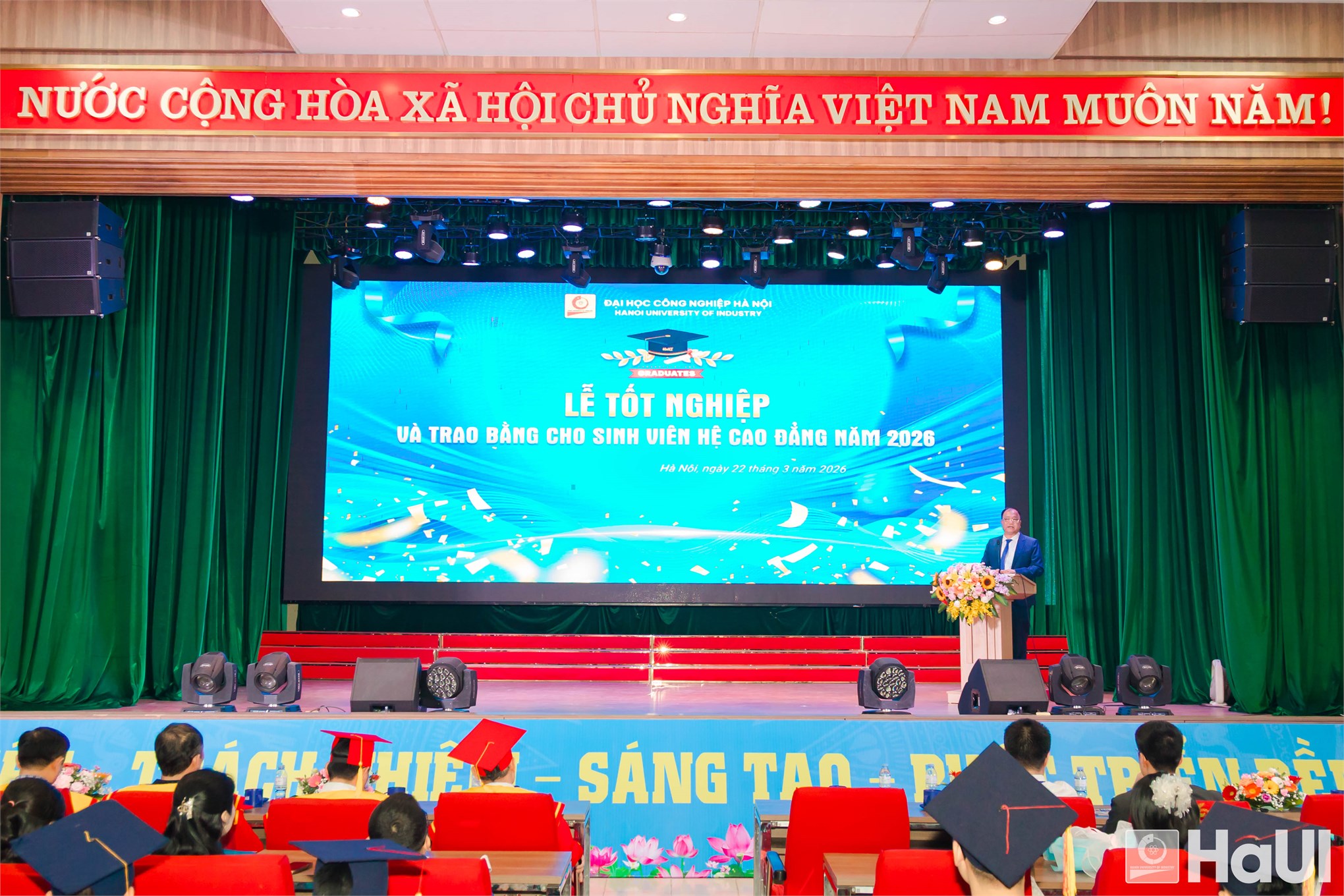 Lễ tốt nghiệp và trao bằng cho sinh viên hệ cao đẳng năm 2026