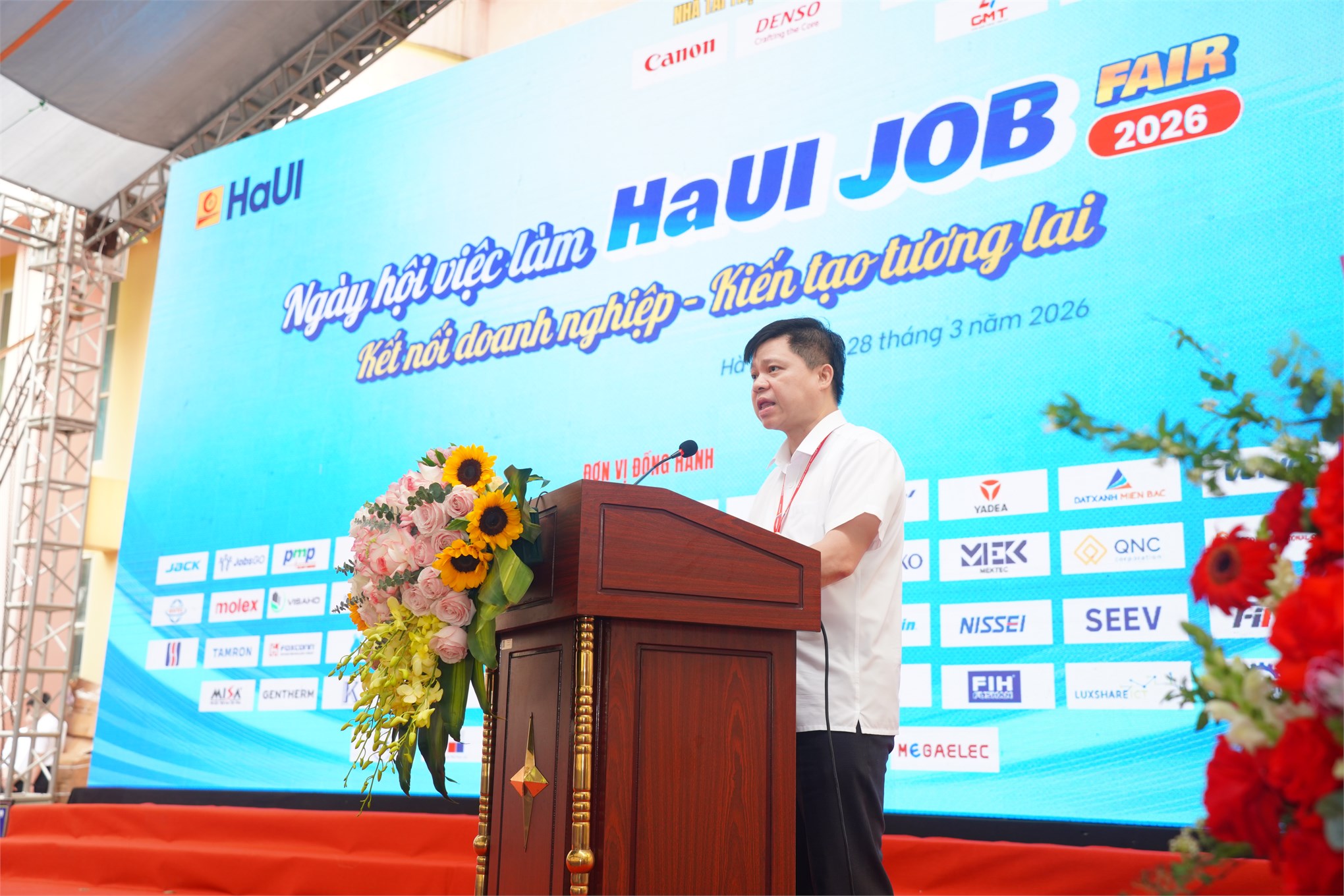 Ngày hội việc làm HaUI Job Fair 2026 - Kết nối doanh nghiệp, kiến tạo tương lai