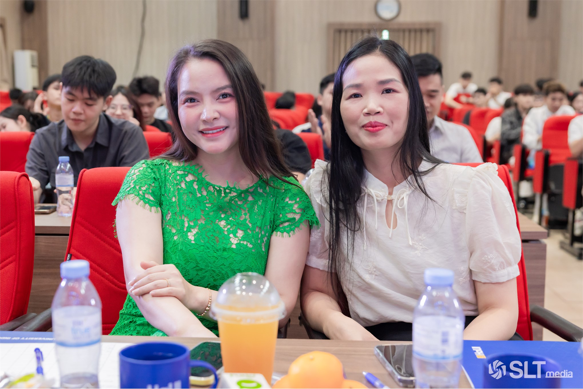 12 giọng ca xuất sắc góp mặt trong Chung kết Giọng hát hay sinh viên `The Voice HaUI 2026` chính thức lộ diện