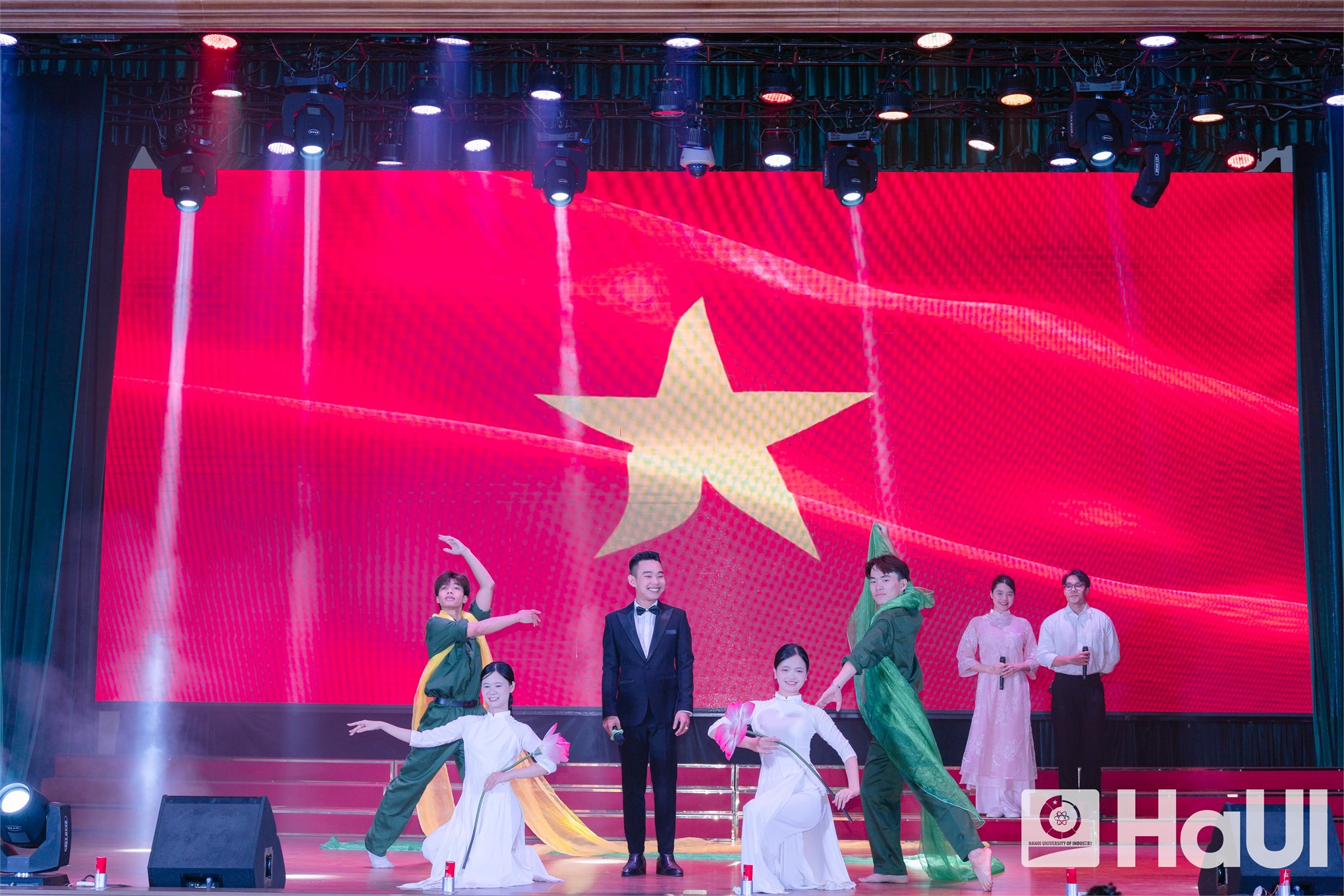 Giọng hát hay sinh viên HaUI 2026 – Đêm nhạc bùng nổ cảm xúc