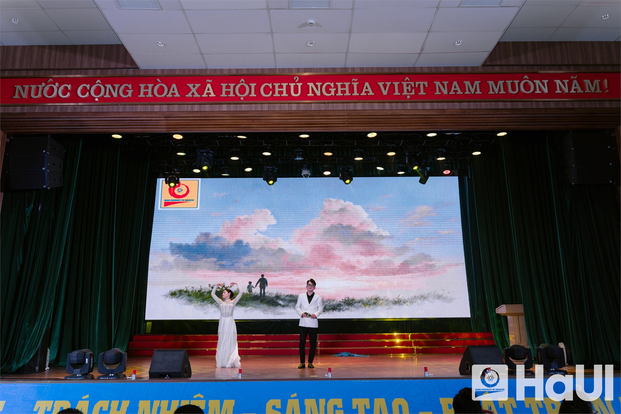 Giọng hát hay sinh viên HaUI 2026 – Đêm nhạc bùng nổ cảm xúc