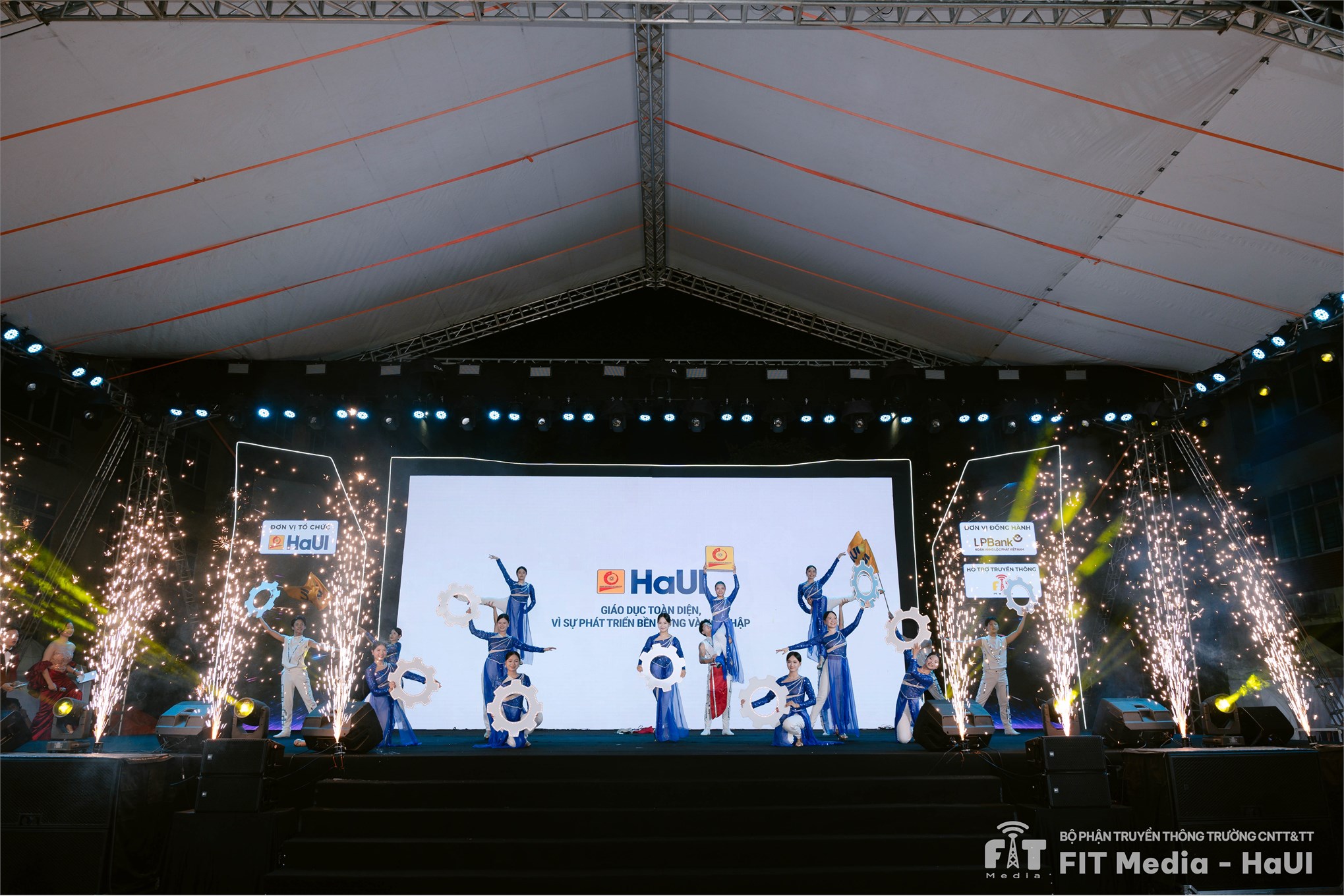 HaUI Spark 2026 – Đêm hội của sức trẻ, tài năng và những khởi đầu rực rỡ