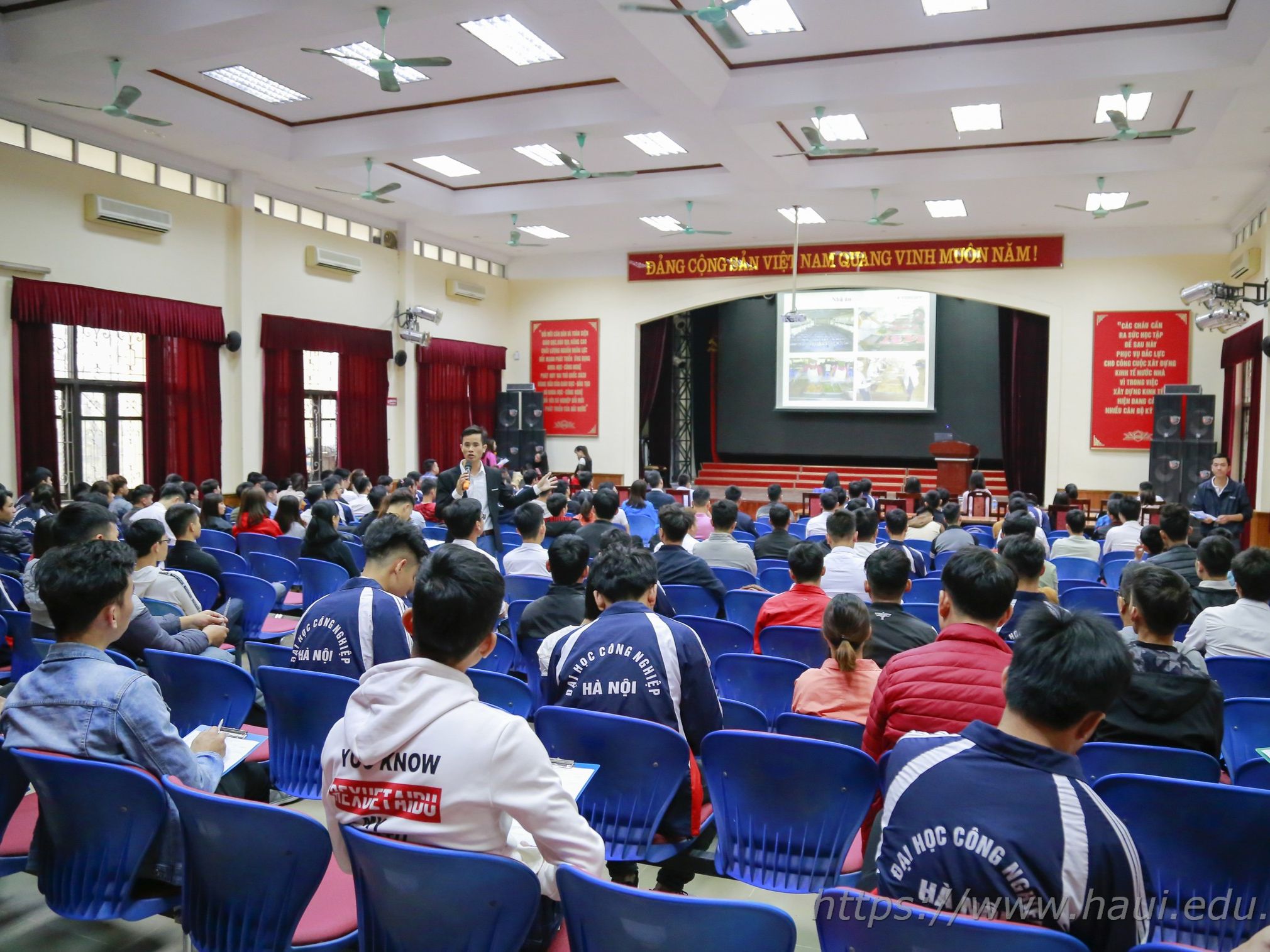 Hàng trăm cơ hội việc làm cho sinh viên HaUI tại Tập đoàn KHKT Hồng Hải