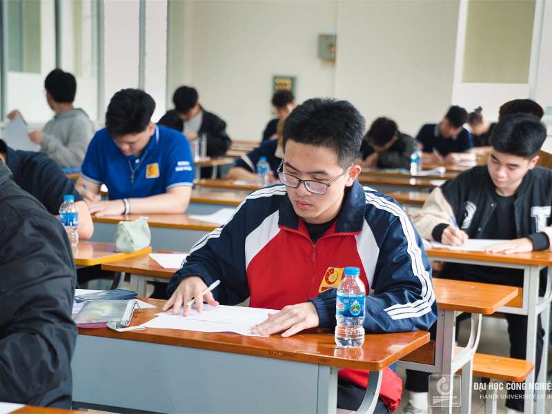 [THÔNG BÁO] Tổ chức cuộc thi Olympic Vật lý cấp trường năm 2025